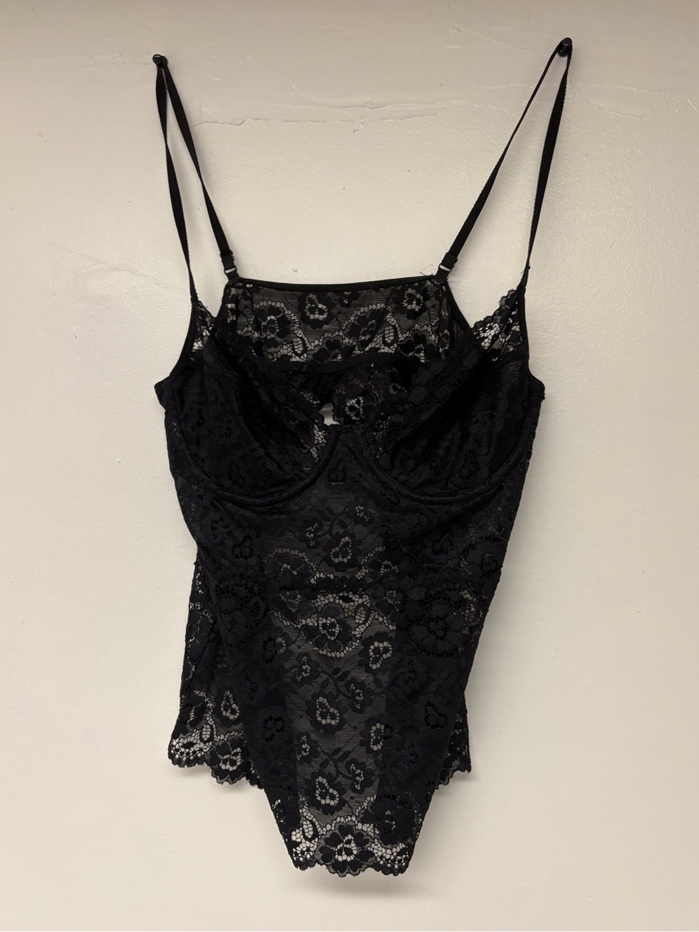 Black Lace Camisole Lingerie Top with Wired Cups Sz S